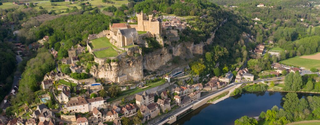 vue aérienne de beynac